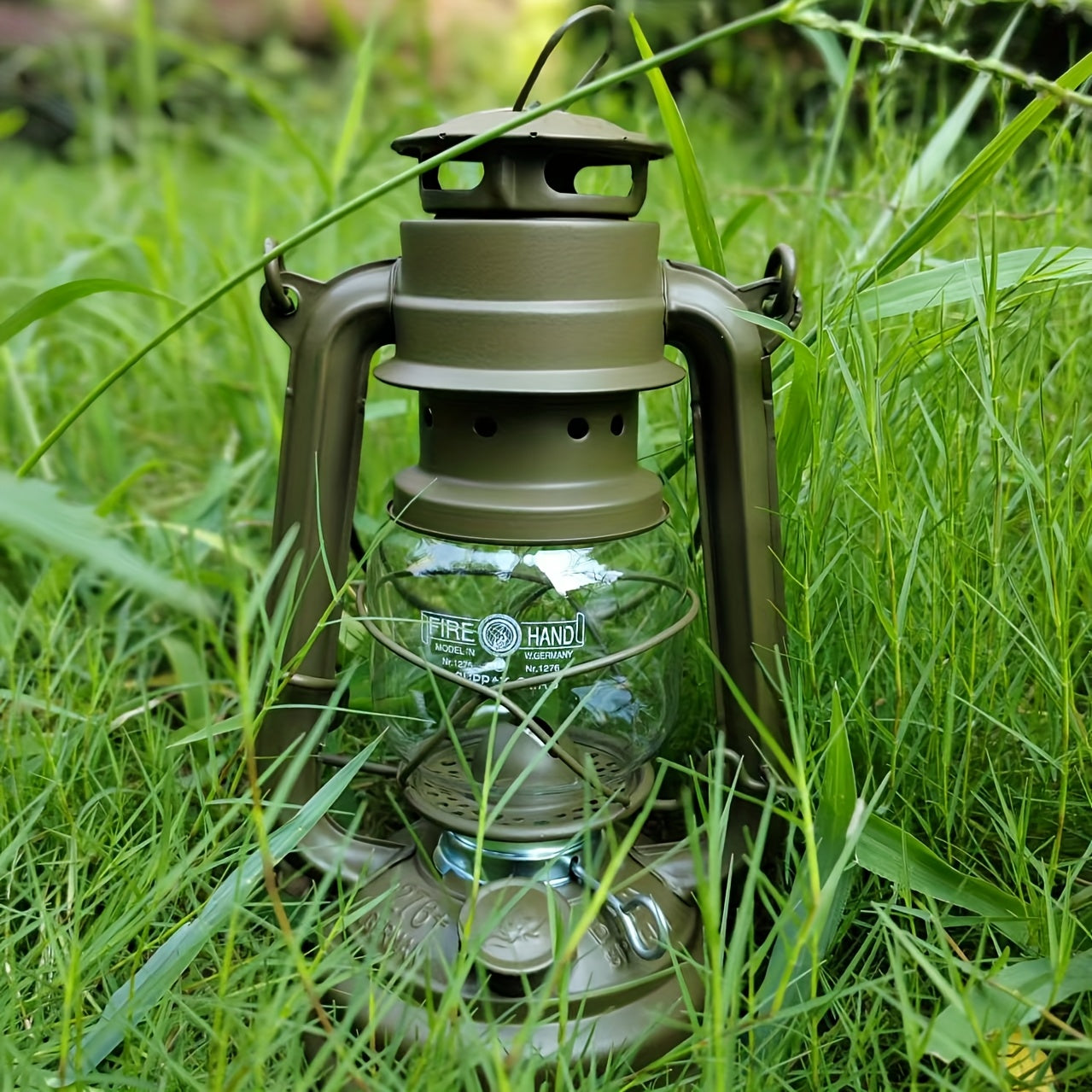 Hurricane Lamp - Metal Kerosene Lantern with Panels, Outdoor Storm for camping, emergencies