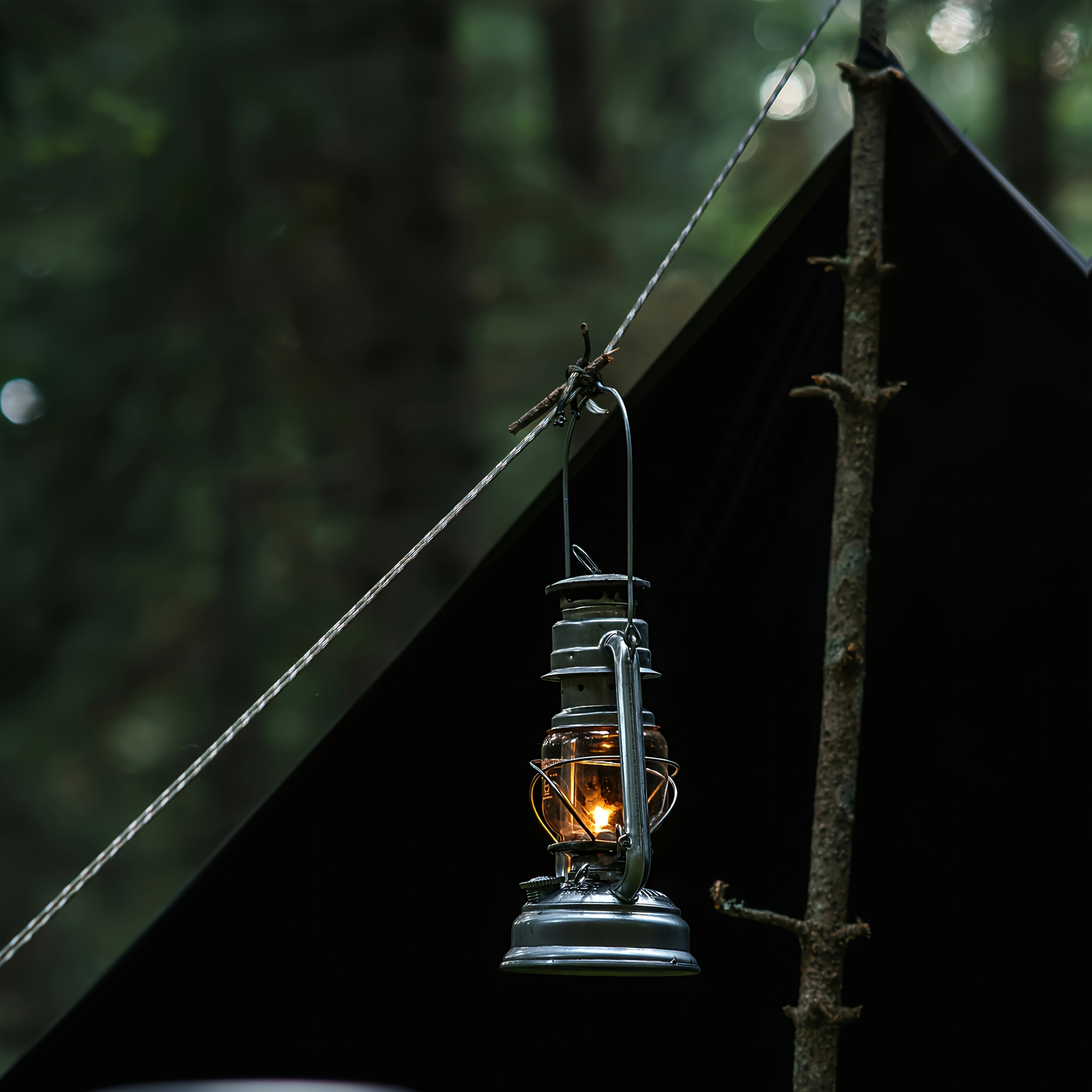 Hurricane Lamp - Metal Kerosene Lantern with Panels, Outdoor Storm for camping